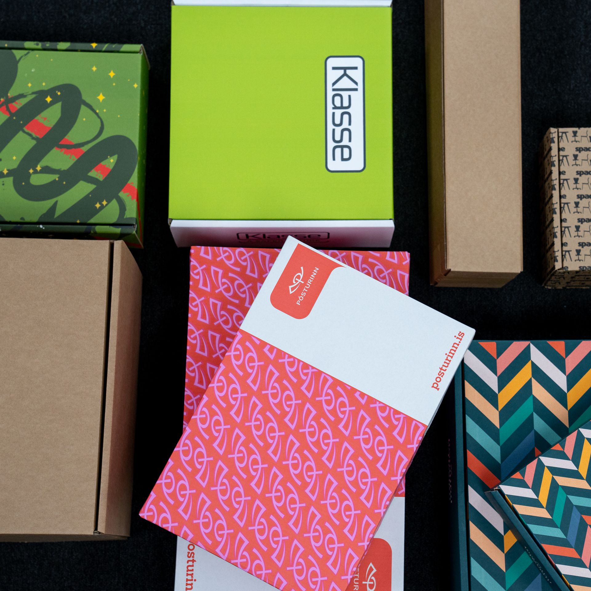 leading-bespoke-cardboard-box-manufacturers-in-the-uk-quickbox